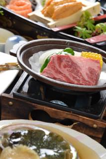 白イカも丸ごとど〜んと.......迫力満点の海の幸料理....._b0194185_2372569.jpg