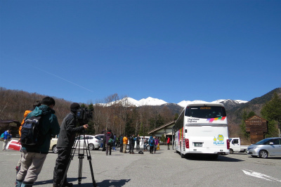 乗鞍・春山バスが本日から運行開始です！_a0353718_22534655.jpg