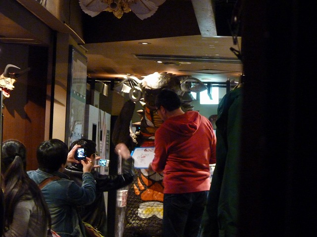 怪獣酒場 ギャンゴがやってきた♪ _b0166128_18491357.jpg