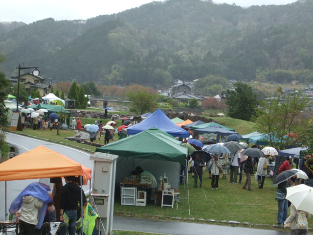 雨が心配ですね・・・_b0177130_2184385.jpg