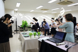 おもてなしのテーブルとマナーセミナー開催しました_c0137872_11445727.jpg