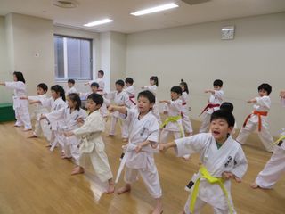 宮の沢教室・八軒教室 楽しみながら強くなる空手_c0118332_20204299.jpg