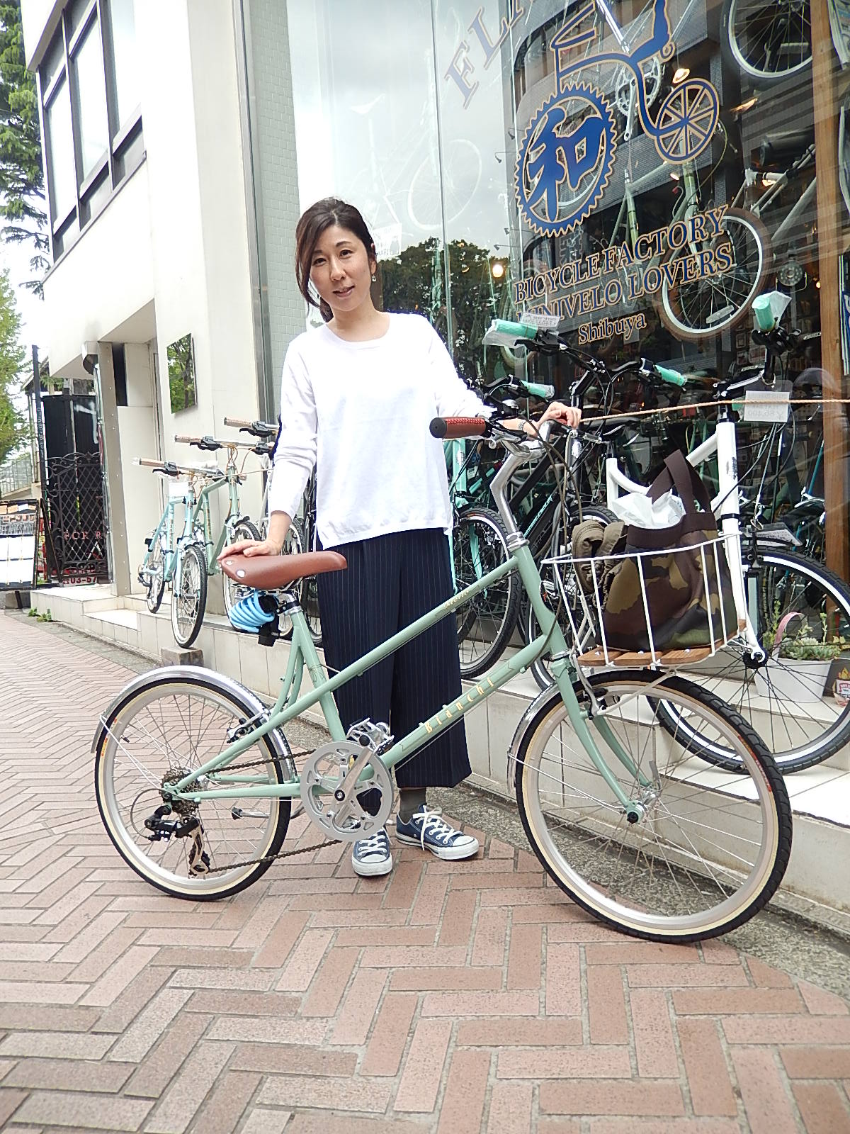 4月23日 渋谷 原宿 の自転車屋 FLAME bike前です_e0188759_18563217.jpg