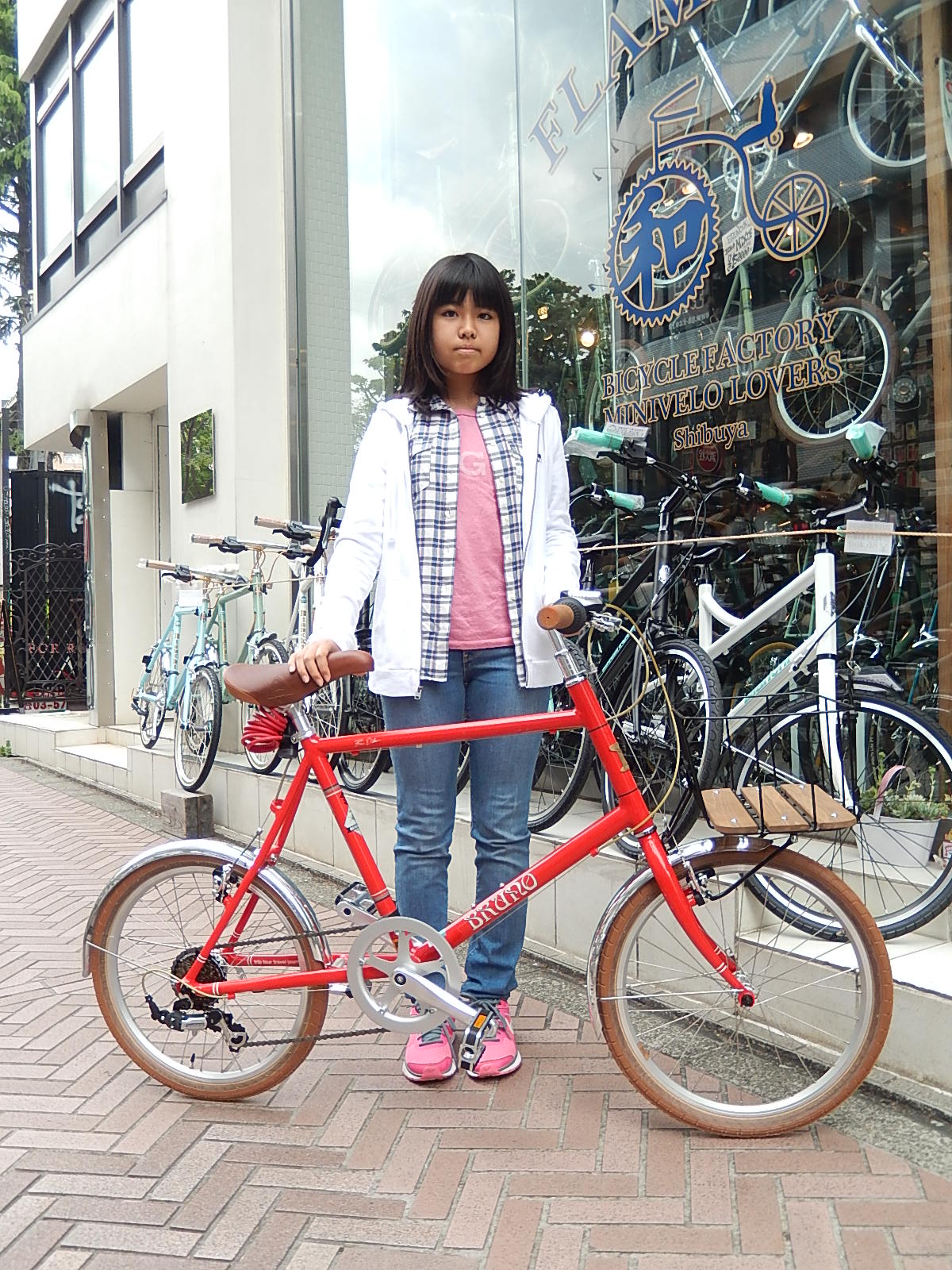 4月23日　渋谷　原宿　の自転車屋　FLAME bike前です_e0188759_1857423.jpg