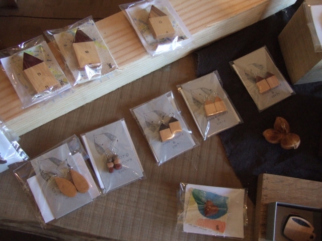 追加納品してきました 桃の咲く頃展_a0306166_01105746.jpg