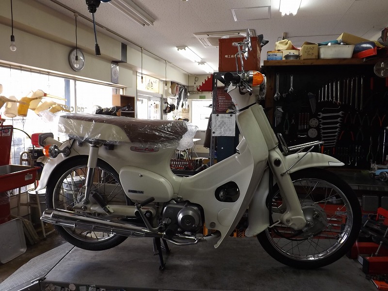 スーパーカブ９０ホワイト中古車納車整備 モーターヘッド サイクルショップ