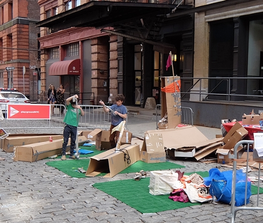 Tribeca on Location、ダンボールのお城から学ぶこと_b0007805_23552987.jpg
