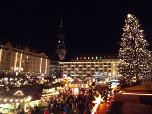 ドレスデン、世界最古のクリスマスマーケット～ドイツのクリスマスマーケット巡り～_c0351060_00384457.jpg