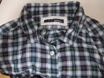 開きすぎの既製服に ボタンホールを追加する 細々洋裁日記 開きすぎの既製服に ボタンホールを追加する 細々洋裁日記