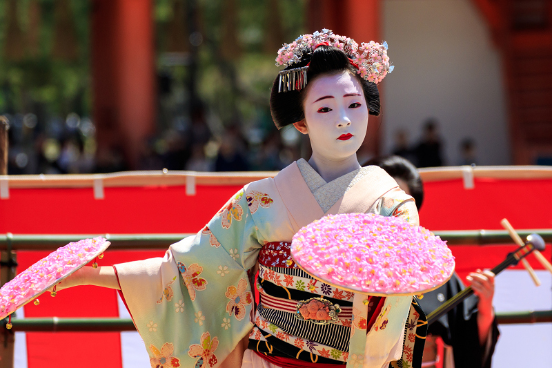 平安神宮例祭翌日祭　神賑行事・花笠（祇園甲部・佳つ雛さん、茉利佳さん、佳つ扇さん）_f0155048_23281487.jpg