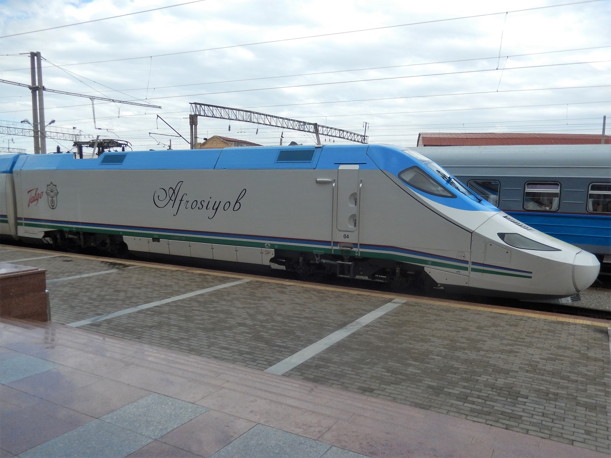 ウズベキスタンの旅 鉄道の旅サマルカンドからブハラへ 16 4 17 １８ ８１