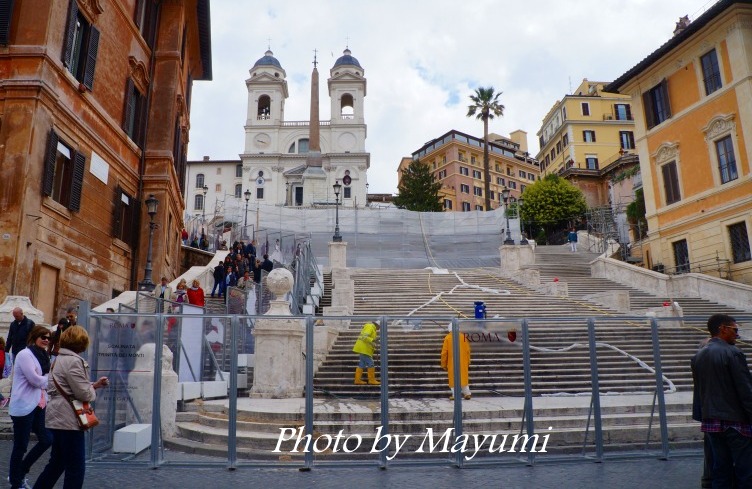 ローマは寒い＠スペイン階段♪_c0206352_2533661.jpg