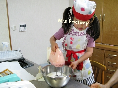 ばぁばのワークショップ! ロールケーキを作る_f0129726_22140384.jpg