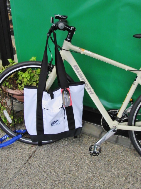 人気者★ Pack NorthWest ・・・ 3WAY Hobo TOTE BAG (NEW)入荷です★★★_d0152280_6122463.jpg