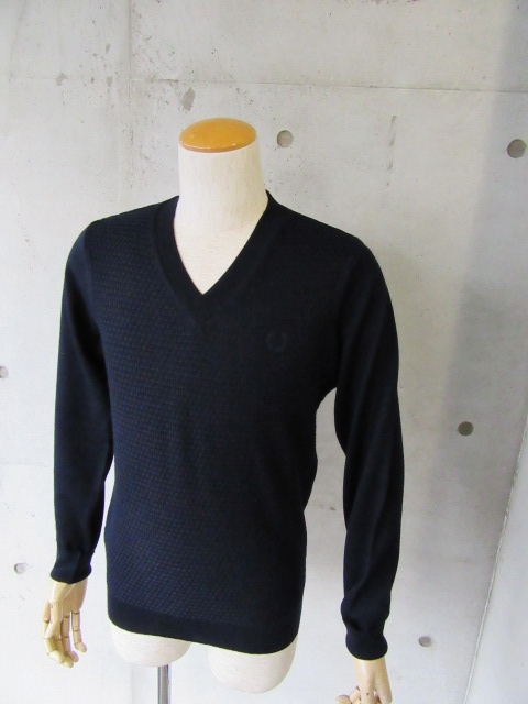 FRED PERRY (店舗限定Hi LINE) ・・・ イタリー製 SUMMER V KNIT SWEATER!★!_d0152280_9173144.jpg