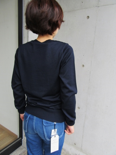 FRED PERRY (店舗限定Hi LINE) ・・・ イタリー製 SUMMER V KNIT SWEATER!★!_d0152280_9263744.jpg