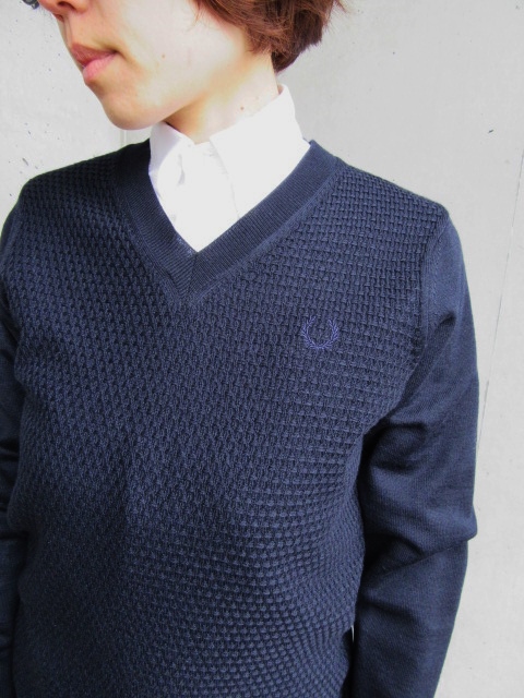 FRED PERRY (店舗限定Hi LINE) ・・・ イタリー製 SUMMER V KNIT SWEATER!★!_d0152280_9272049.jpg
