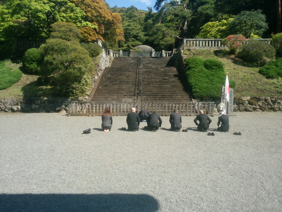 平成廿八年 四月廿九日　多摩御陵及び武藏野御陵伏拜_a0165993_1837435.jpg