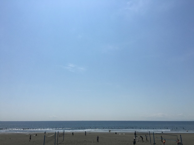 4/30（土）、本日の海ヨガは11:00より鵠沼海岸で開催です！_e0172219_07452400.jpeg