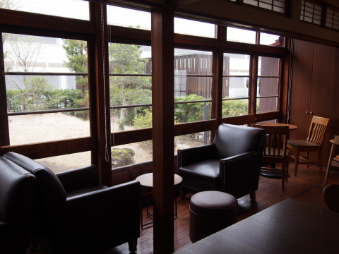 スターバックス弘前公園前店(旧第八師団長官舎)_b0147224_2037416.jpg
