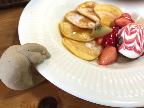 鍛えるか?食べるか?マッチョな小鳥はくしんぼう?_a0017350_12030405.jpg