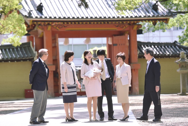 西宮神社でお宮参り・兵庫県西宮市にあるえべっさんと呼ぶ人の方が多い商売繁盛の神社にて16.4.30_c0324376_13165053.jpg