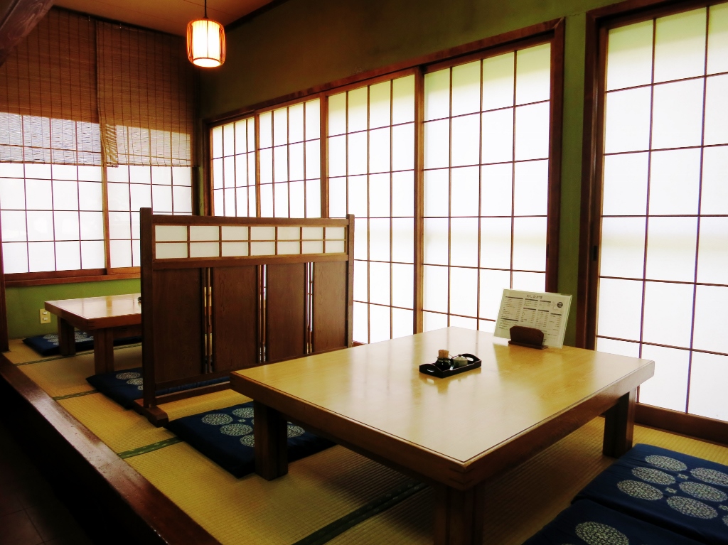 うなぎの刺身・うな慎_b0083801_16114546.jpg