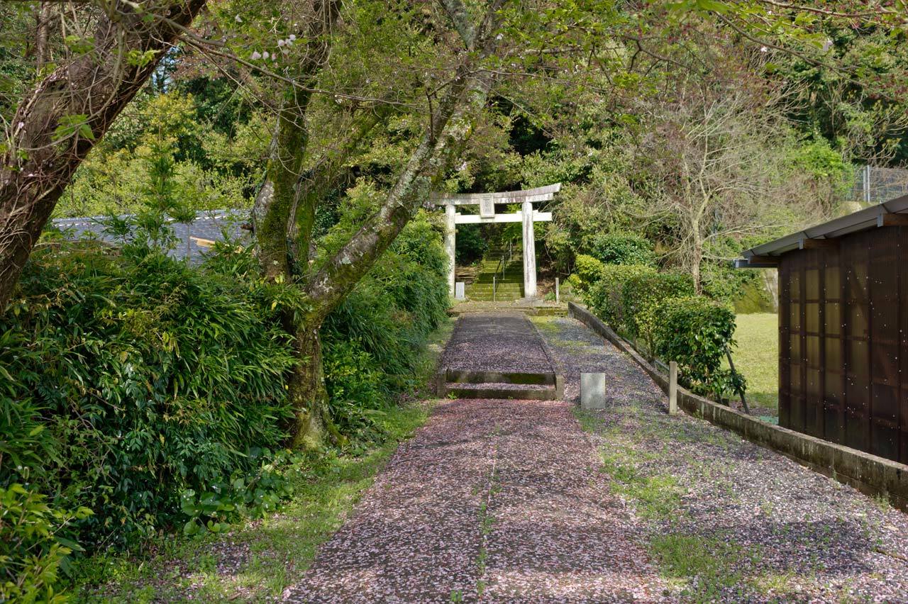 剣神社　福岡県宮若市龍德_b0023047_05170298.jpg