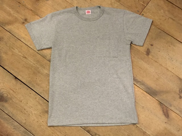 VネックとクルーネックのポケットTee_d0121303_1950513.jpg