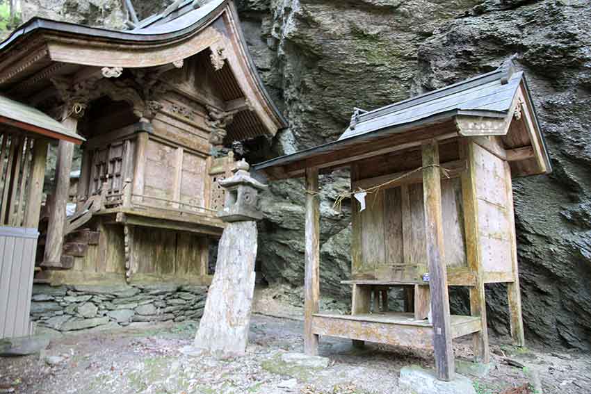 マジェスティー125でミニツーリング♪杖立峠と石尾神社-03♪_d0058941_20525242.jpg