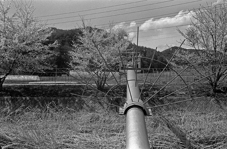 モノクロ街頭スナップへの回帰　（習作1=長野県茅野市湯川）_c0035245_05325.jpg