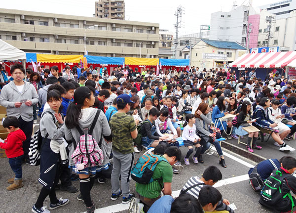 ひびのコイまつり16 大盛況 まちづくり活動記録 名古屋学院大学水野 ひびのコイまつり16 大盛況 まちづくり活動記録 名古屋学院大学水野
