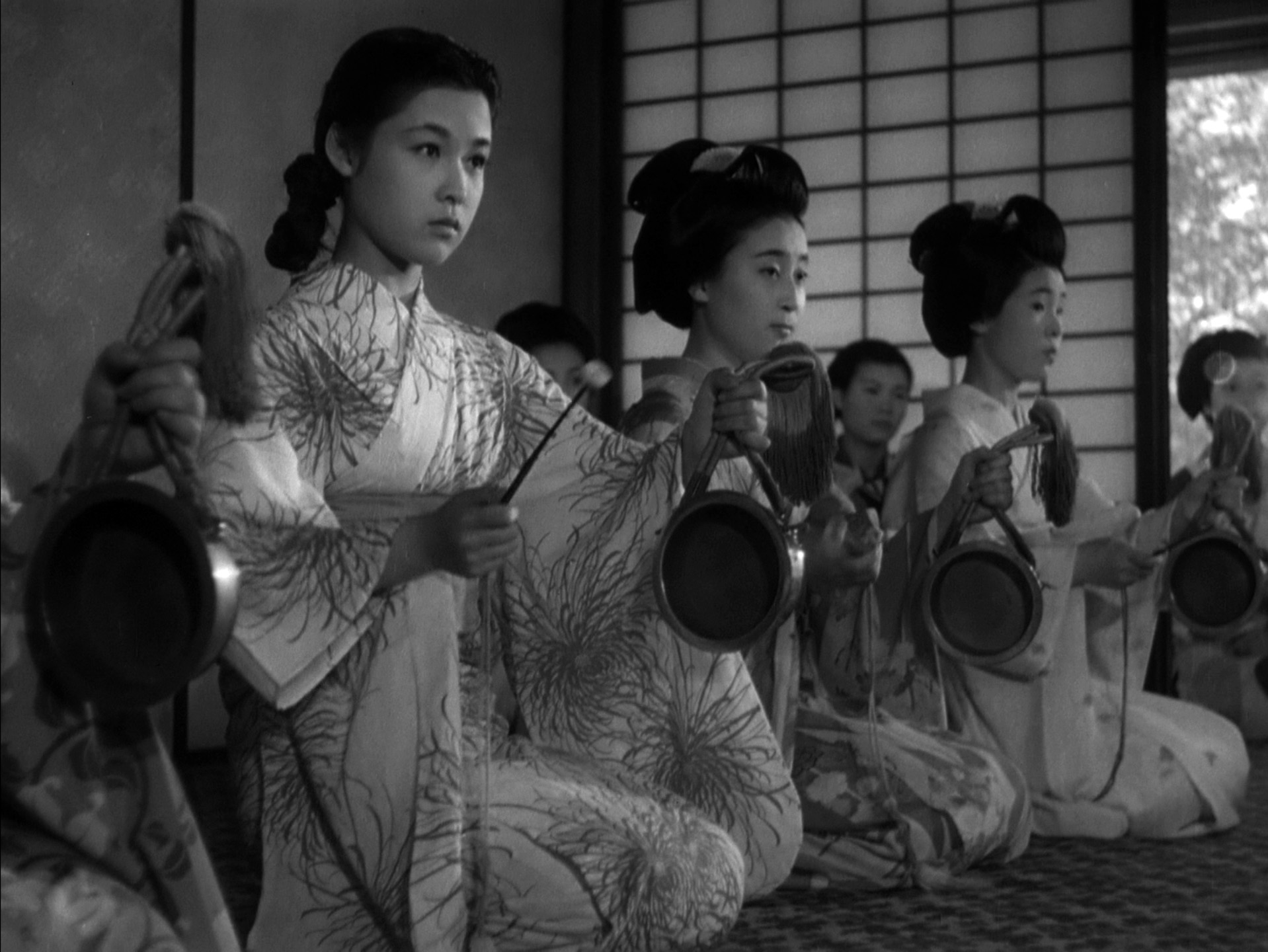 若尾文子（Ayako Wakao)「祇園囃子」（1953年）再録之弐_e0042361_16135913.jpg