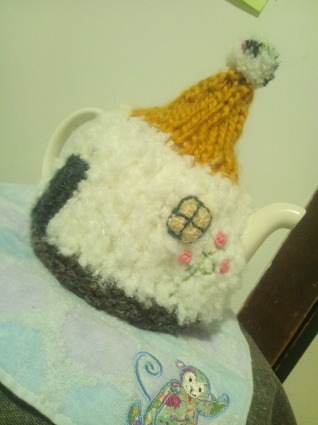 久しぶりのTea cozy_b0147175_14044811.jpg