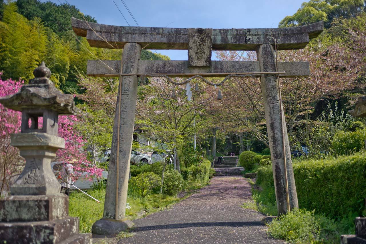 熱田神社　福岡県鞍手郡鞍手町新北_b0023047_04010300.jpg