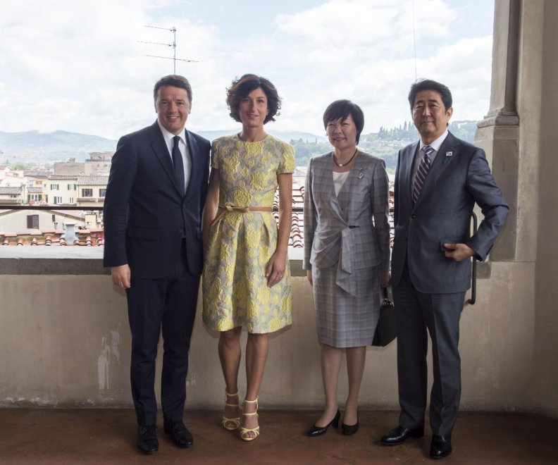 安倍首相、フィレンツェに来たよ_a0136671_2264083.jpg