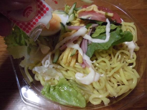デイリーカナートのミニ寿司セットと冷やし中華_c0118393_1734344.jpg