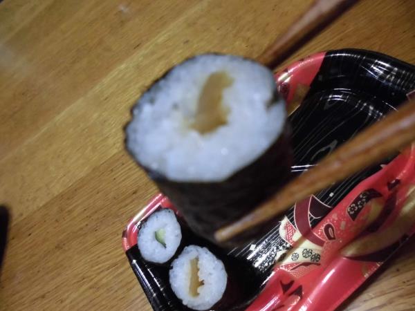 デイリーカナートのミニ寿司セットと冷やし中華_c0118393_17531880.jpg
