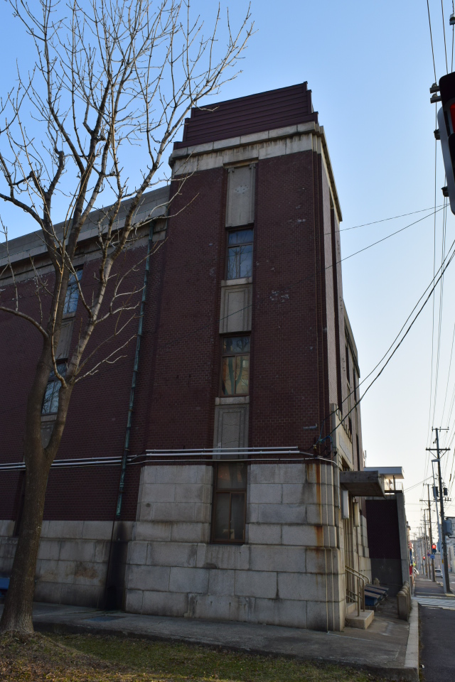 旧十二銀行函館支店(大正モダン建築再見)_f0142606_7594624.jpg