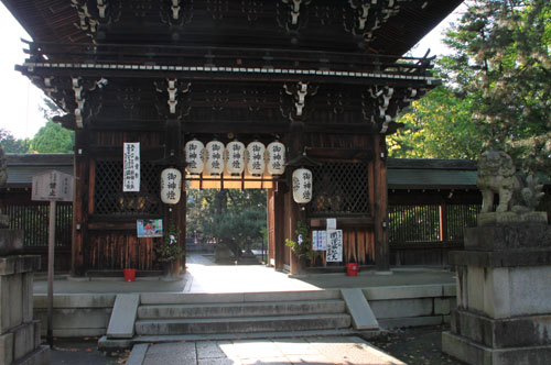 上御霊神社 イチハツ_e0048413_1783978.jpg