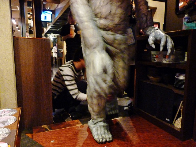 怪獣酒場 ジャミラ登場_b0166128_8153872.jpg