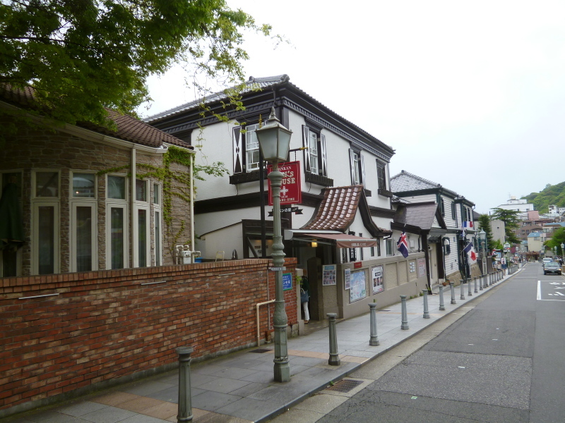 歩道整備の大切さ（ 神戸北野異人館編）_c0326333_17054563.jpg