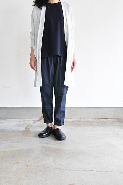 GRANDMA MAMA DAUGHTER Pin-stripe Easy Pants (Navy)_d0120442_12255716.jpg