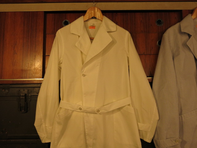 SOURCE-TAP × TheThreeRobbers MEDICAL COAT