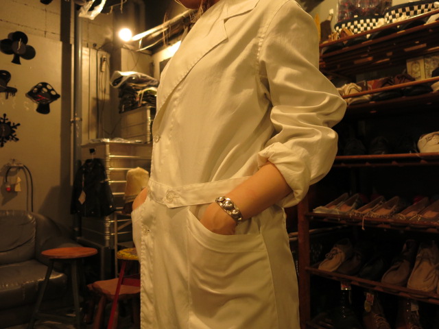 SOURCE-TAP × TheThreeRobbers MEDICAL COAT