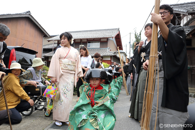 筑摩神社「鍋冠祭」2016①_e0271181_01455442.jpg