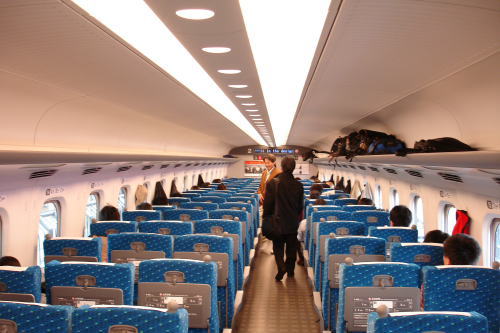 【鉄道旅行記】 ラストシーズンの広島市民球場へ_a0338635_6415847.jpg