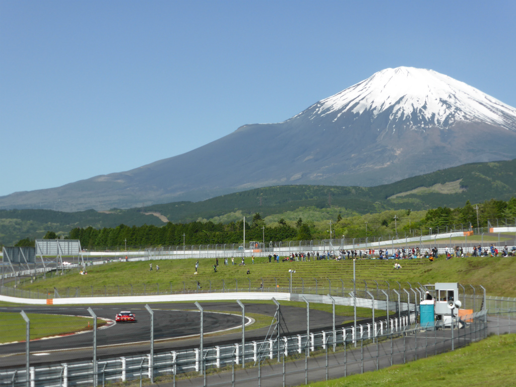 富士スピードウェイ２日目＆富士山巡り_e0338886_11293514.jpg