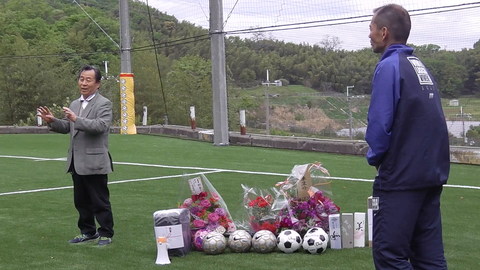 4/29(金・祝) UNOフットボールファーム(新コート)落成式〜_a0059812_1591976.jpg