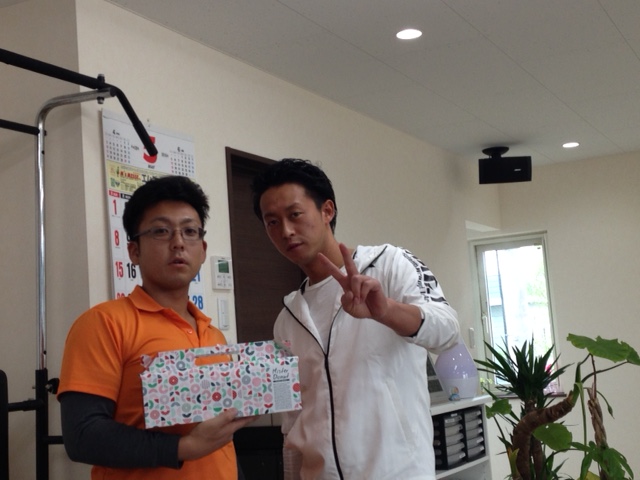 5月10日(火)山本が送りますTOMMYの1日 ランクルハマーアルファード_b0127002_19141577.jpg